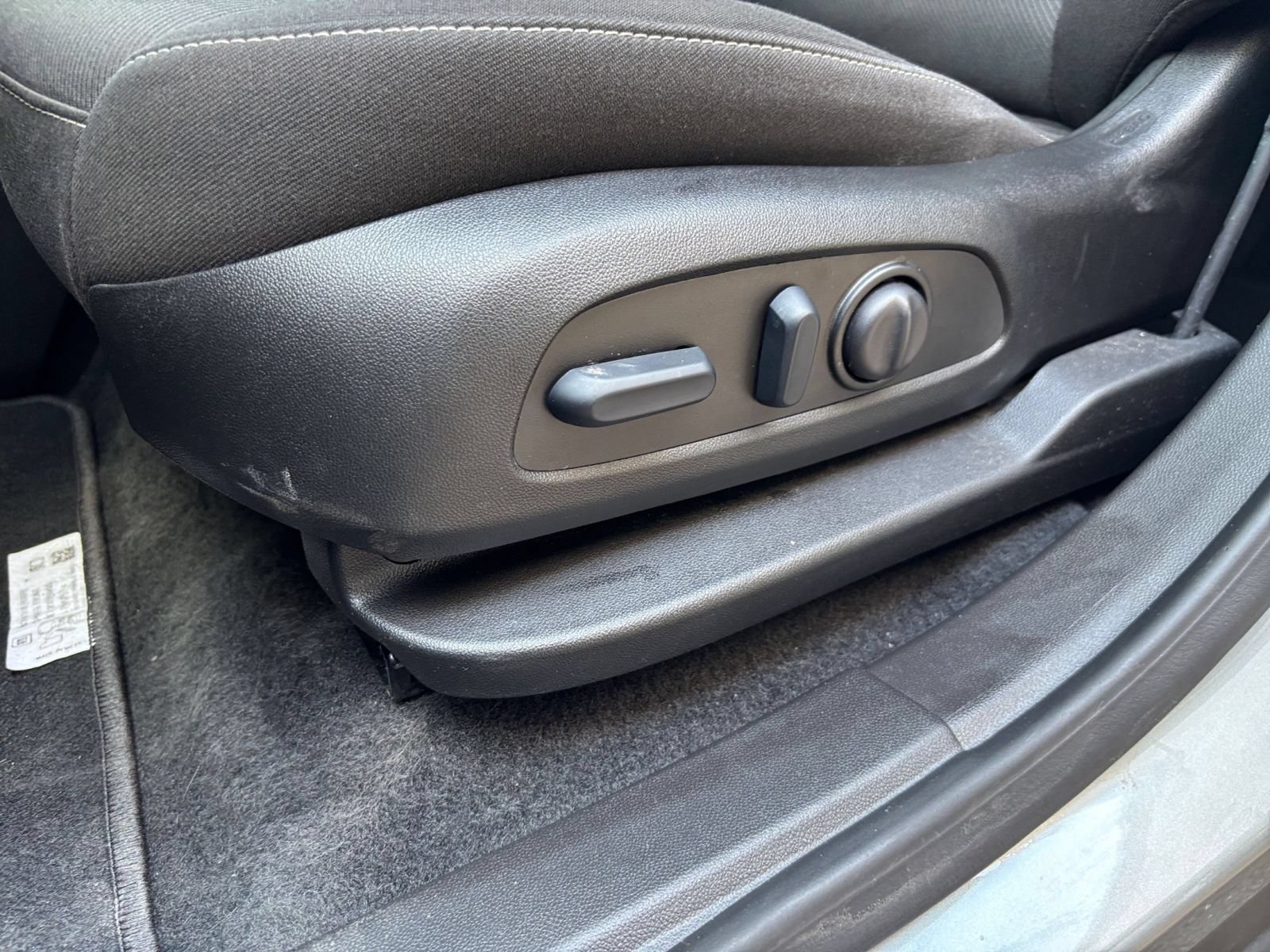 Used 2025 Chevrolet Blazer LT FWD image 22