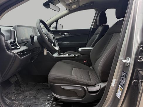 Used 2025 Kia Sportage LX image 23