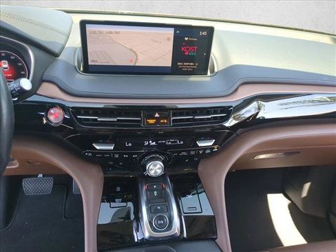 Used 2024 Acura MDX w/ Technology Package FWD image 12