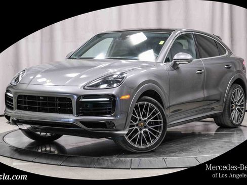 Used 2022 Porsche Cayenne image 1