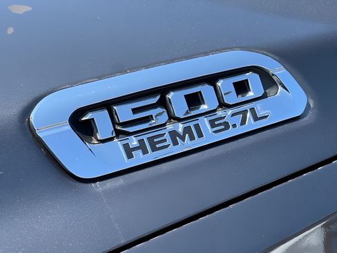 Used 2019 RAM 1500 Big Horn AWD/4WD image 11