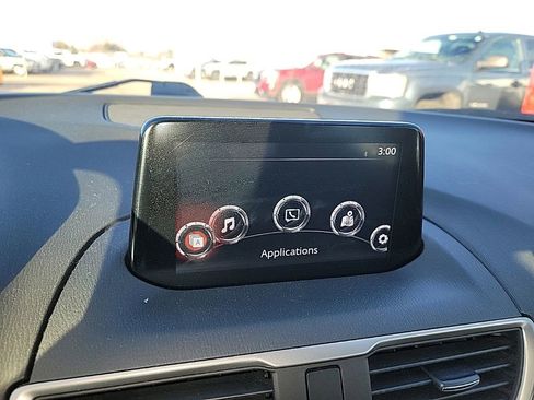 Used 2018 MAZDA MAZDA3 Sport image 13