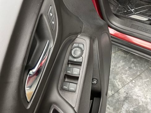 Used 2019 Chevrolet Equinox LT image 10