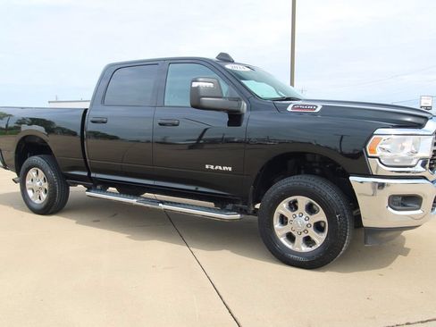 Used 2024 RAM 2500 Big Horn AWD/4WD image 3