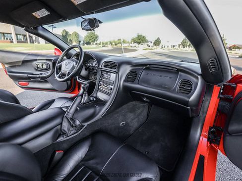 Used 2000 Chevrolet Corvette Coupe w/ Lighting Pkg RWD image 63