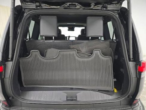 Used 2026 Lexus GX 550 w/ Cold Area Package image 11