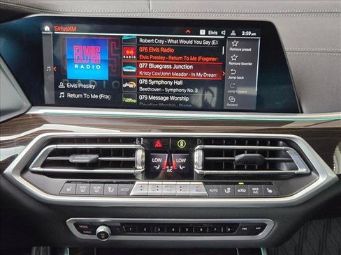 Used 2023 BMW X5 sDrive40i w/ M Sport Package RWD image 16