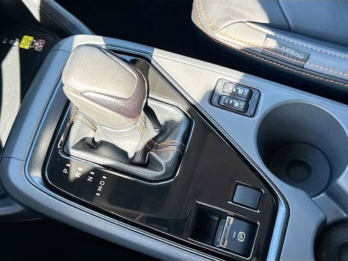 Certified 2025 Subaru Crosstrek 2.5i Limited w/ Crosstrek Mirror Package image 24