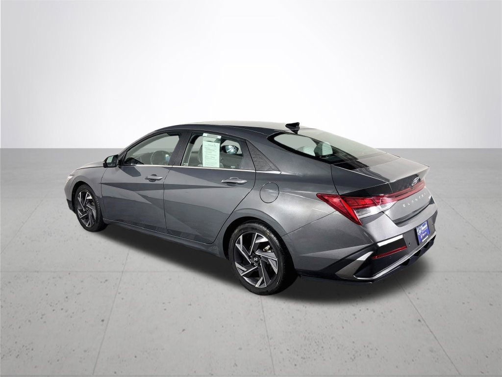Used 2024 Hyundai Elantra Limited FWD image 8