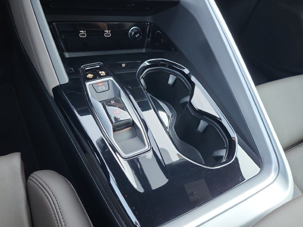 Used 2025 Audi Q5 Premium Plus w/ Premium Plus AWD/4WD image 19