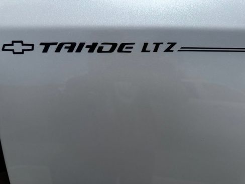 Used 2016 Chevrolet Tahoe LTZ AWD/4WD image 9