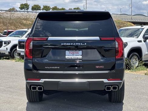 New 2026 GMC Yukon XL Denali w/ Denali Reserve Package AWD/4WD image 4