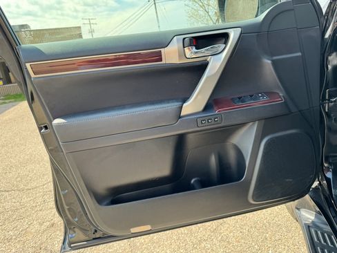 Used 2016 Lexus GX 460 w/ Premium Package AWD/4WD image 26