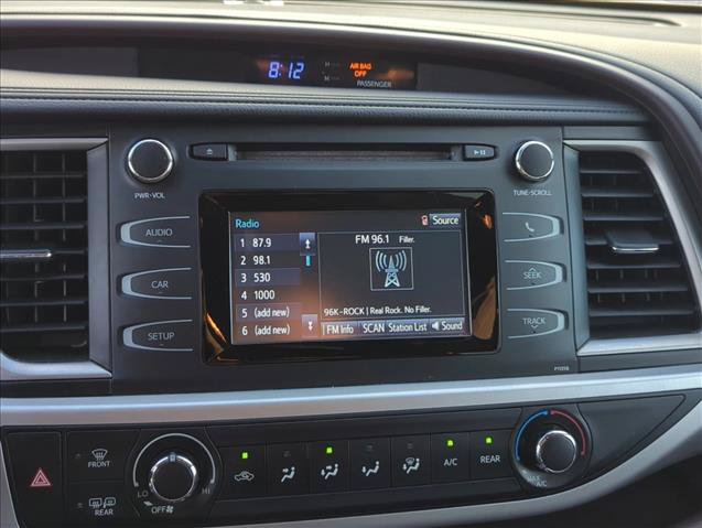 Used 2017 Toyota Highlander LE AWD/4WD image 17