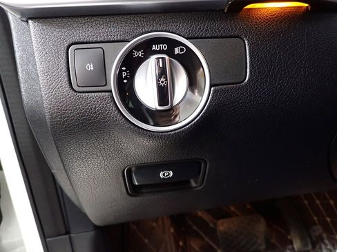 Used 2014 Mercedes-Benz GL 450 4MATIC image 31