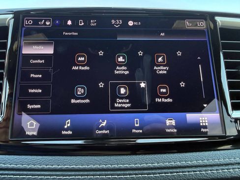 Used 2024 Chrysler Pacifica Touring FWD image 40