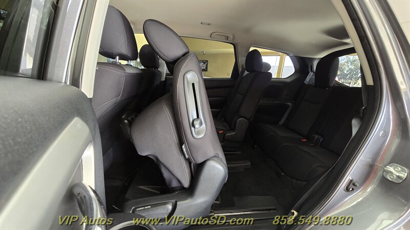 Used 2019 Nissan Pathfinder S FWD image 16