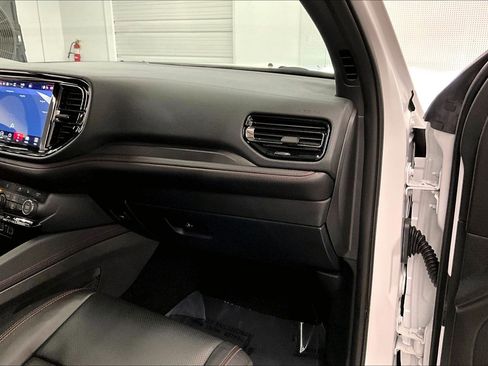 Used 2025 Dodge Durango R/T AWD/4WD image 19