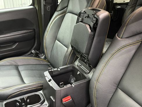 Used 2024 Jeep Wrangler Unlimited AWD/4WD image 29