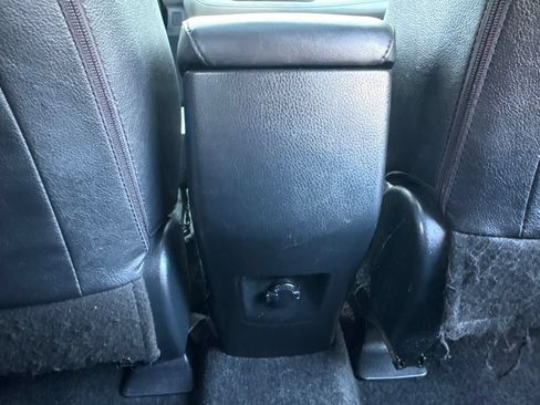 Used 2018 Toyota RAV4 Limited AWD/4WD image 38