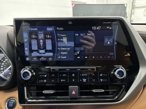 Used 2021 Toyota Highlander Platinum image 20