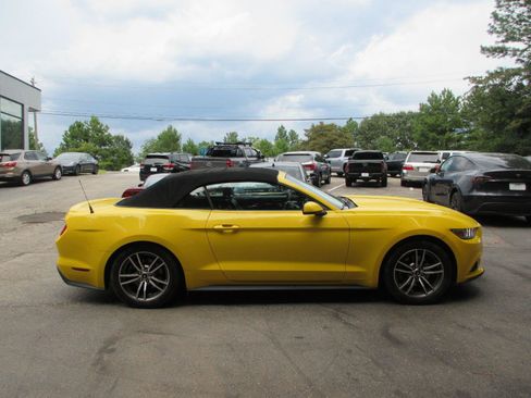 Used 2016 Ford Mustang Premium RWD image 4