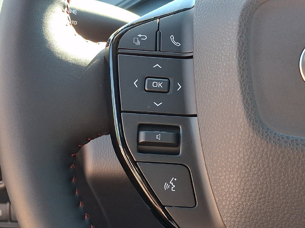 Certified 2026 Toyota Prius Plug-In Hybrid FWD image 22