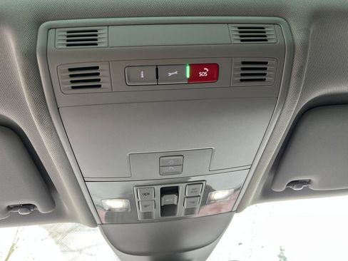 Certified 2023 Volkswagen Taos SEL image 24