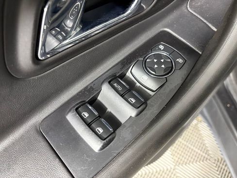 Certified 2019 Ford Taurus SEL w/ Equipment Group 201A image 13