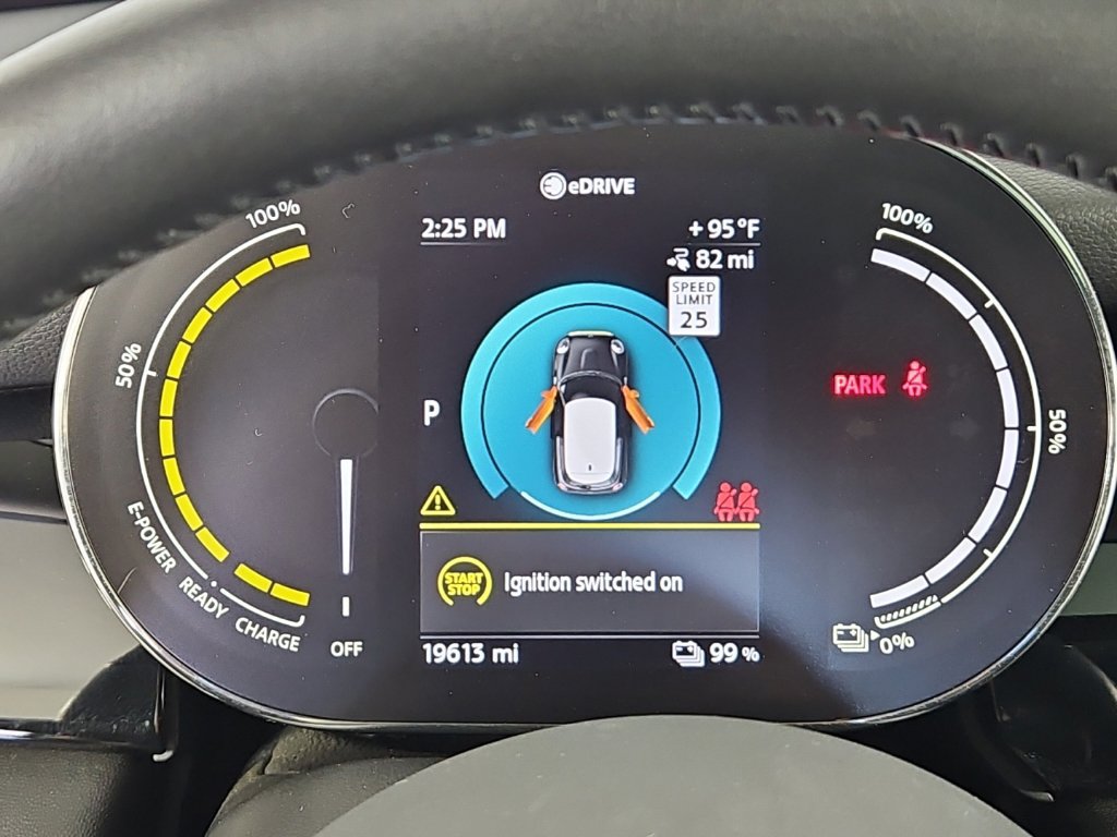 Used 2024 MINI Cooper SE FWD image 28