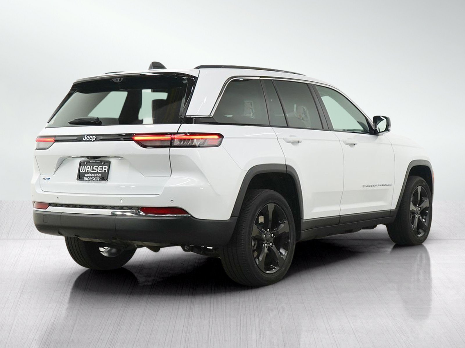 Used 2022 Jeep Grand Cherokee Limited 4xe w/ Luxury Tech Group II AWD/4WD image 5