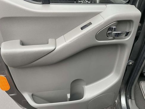 Used 2008 Nissan Frontier SE w/ SE Value Truck Pkg image 19