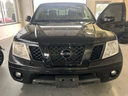 Used 2020 Nissan Frontier SV w/ Midnight Edition Floor Mats RWD image 1