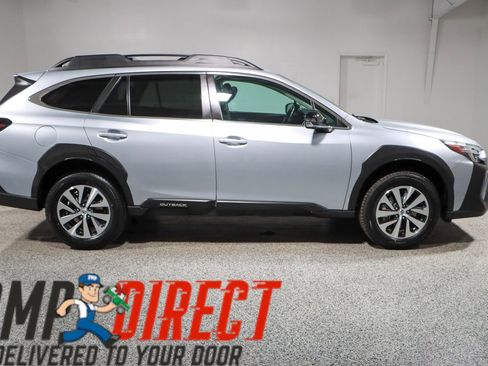 Used 2023 Subaru Outback Premium image 6