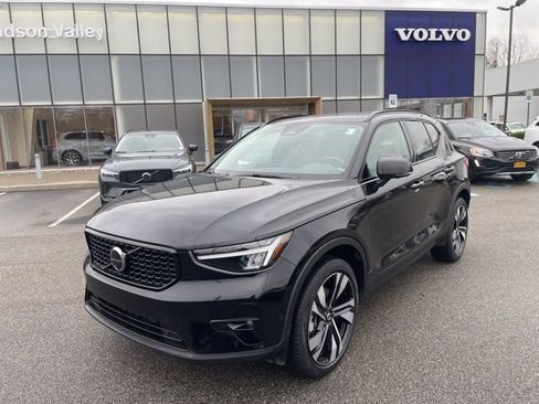 Certified 2024 Volvo XC40 B5 Plus w/ Protection Package Premier AWD/4WD image 1