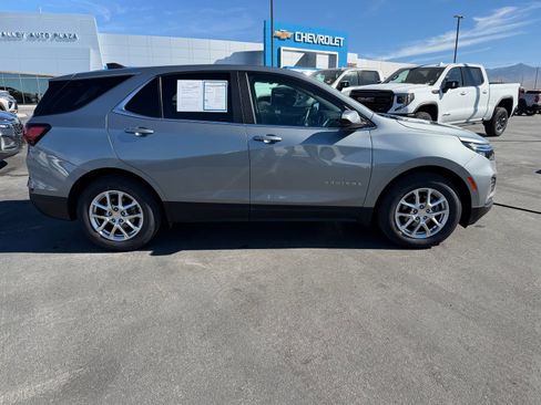 Used 2024 Chevrolet Equinox LT image 2