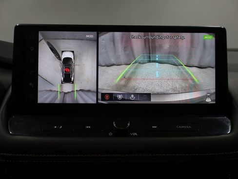 Used 2025 Nissan Rogue SL w/ SL Premium Package image 30