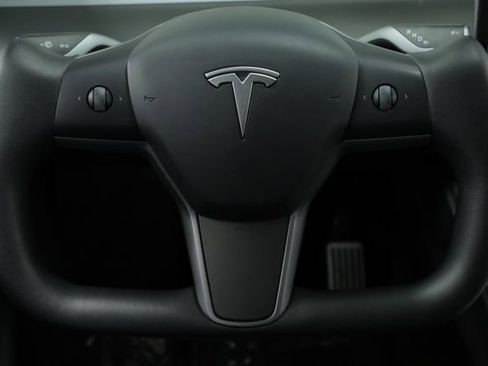 Used 2024 Tesla Model Y Long Range image 13