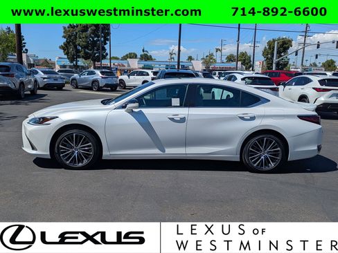 Certified 2025 Lexus ES 300h w/ Premium Package image 11