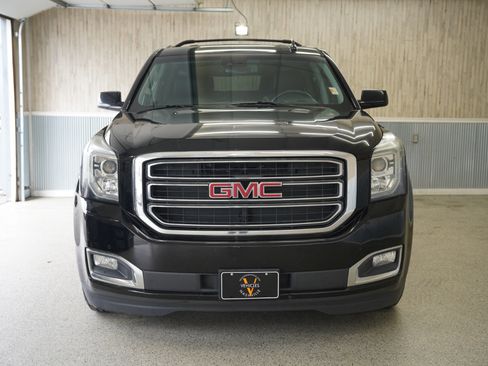 Used 2019 GMC Yukon XL SLT image 2