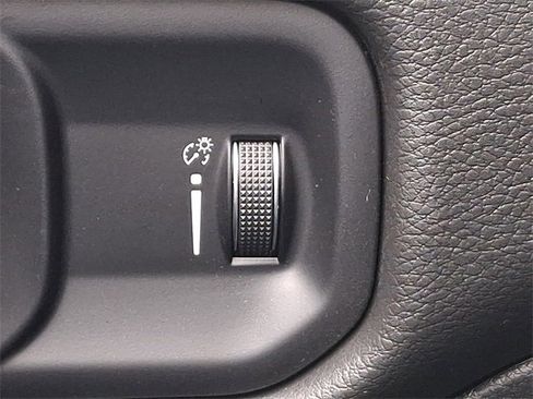 Used 2024 RAM 2500 Tradesman w/ Chrome Appearance Group image 23