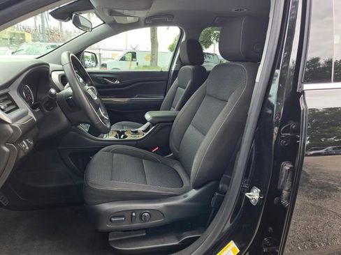 Used 2023 GMC Acadia SLE w/ Driver Convenience Package FWD image 12
