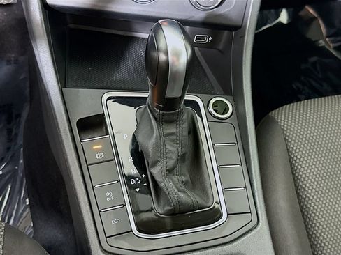 Used 2019 Volkswagen Jetta SE FWD image 8