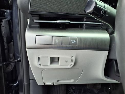 Certified 2025 Hyundai Kona SEL FWD image 16