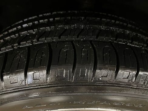 Certified 2018 Toyota RAV4 Limited image 28