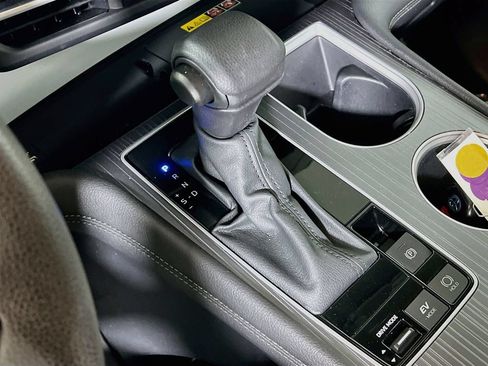 Certified 2025 Toyota Sienna LE FWD image 15