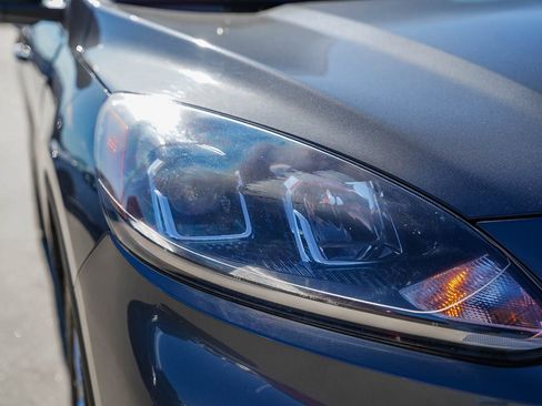 Used 2022 Ford Escape SE image 11