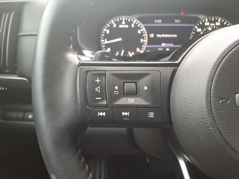 Used 2022 Nissan Pathfinder SL image 12