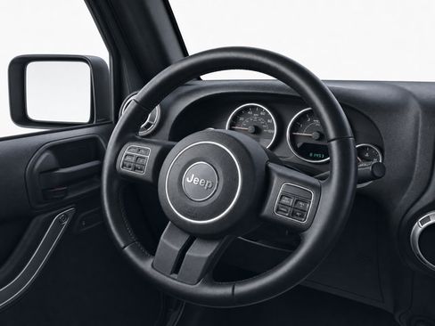 Used 2012 Jeep Wrangler Unlimited Rubicon w/ Connectivity Group AWD/4WD image 16