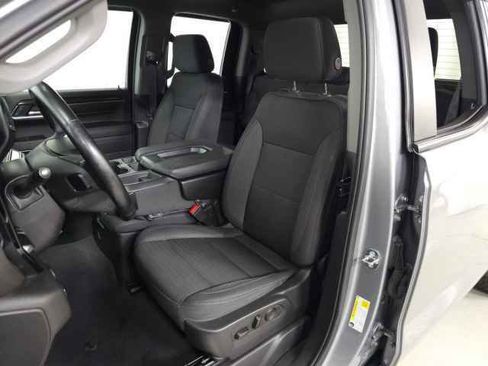 Used 2023 Chevrolet Silverado 1500 LT image 17